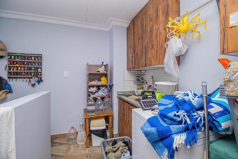 9 Bedroom Property for Sale in Outeniqua Strand Western Cape